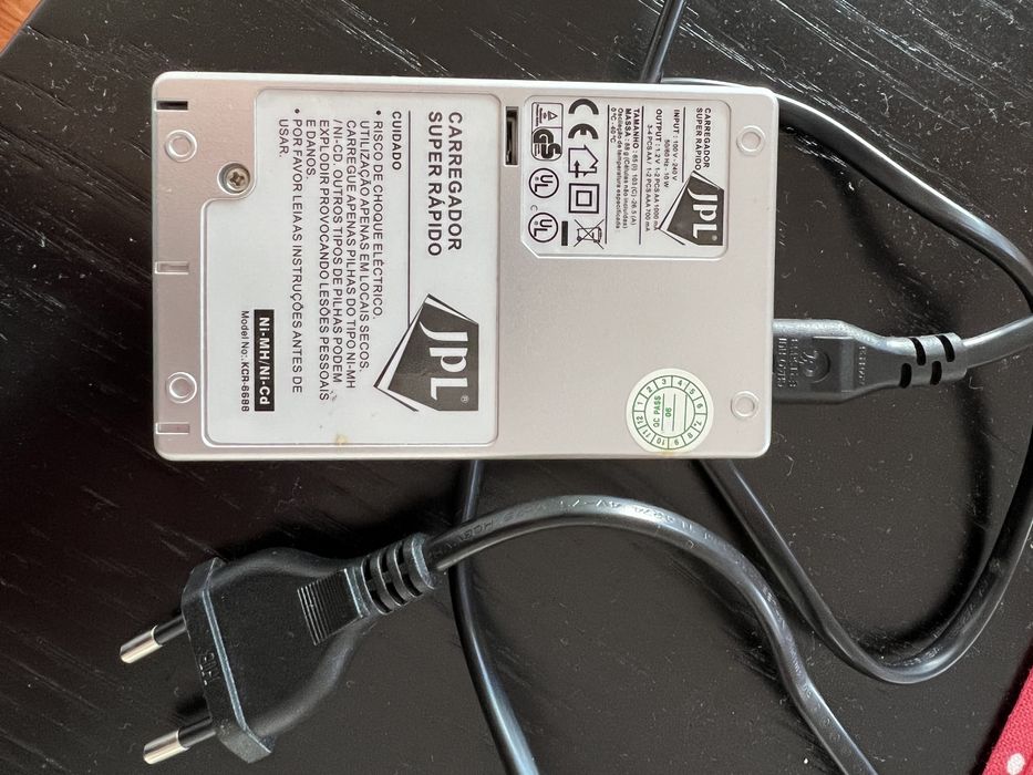 Carregador de Pilhas JPL AA/AAA