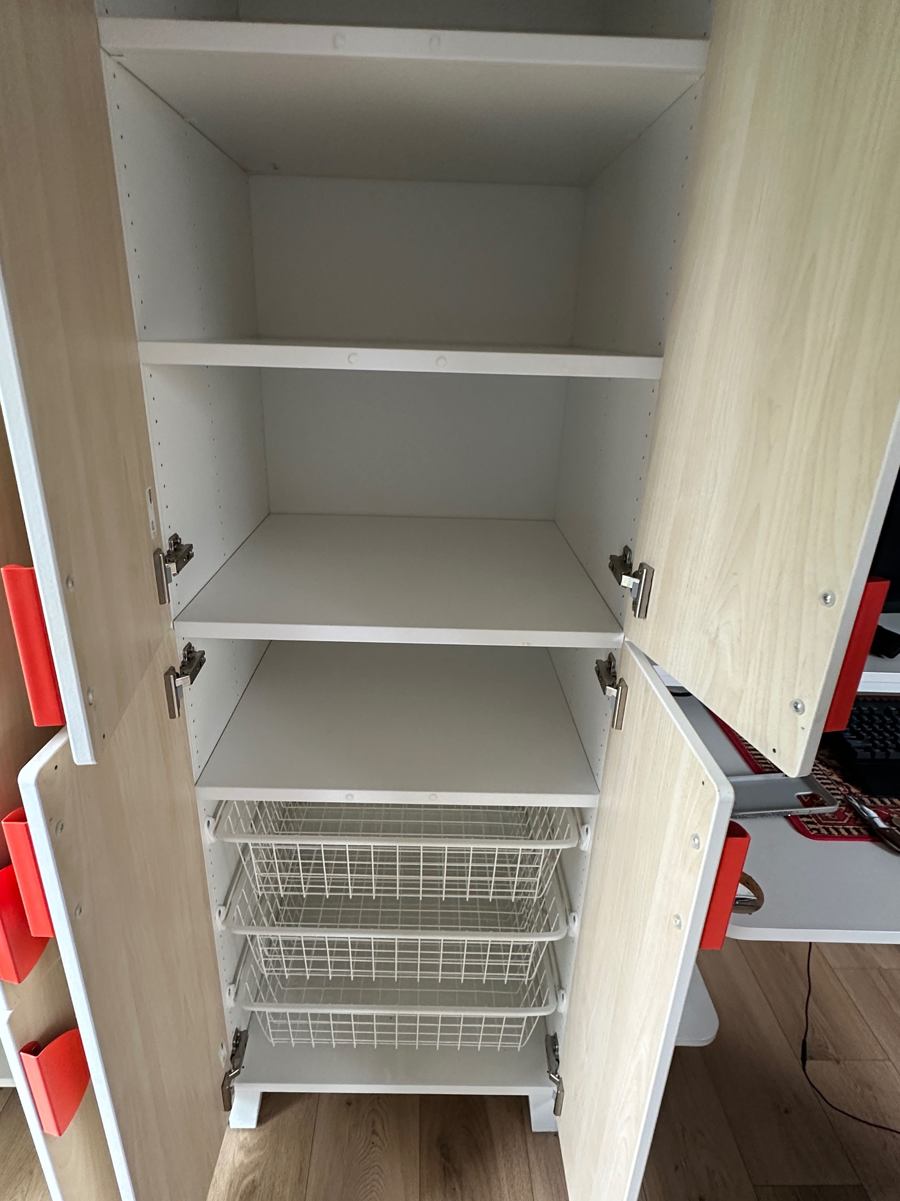 2 szafy IKEA do pokoju dziecięcego SMASTAD