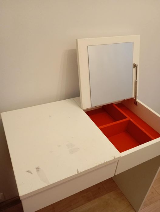 Toaletka ( biurko) z lustrem IKEA