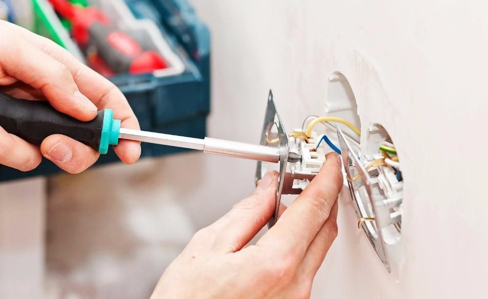 Сантехник, слесарь, электрик, сборка мебели, муж на час. Ирпень. Буча.