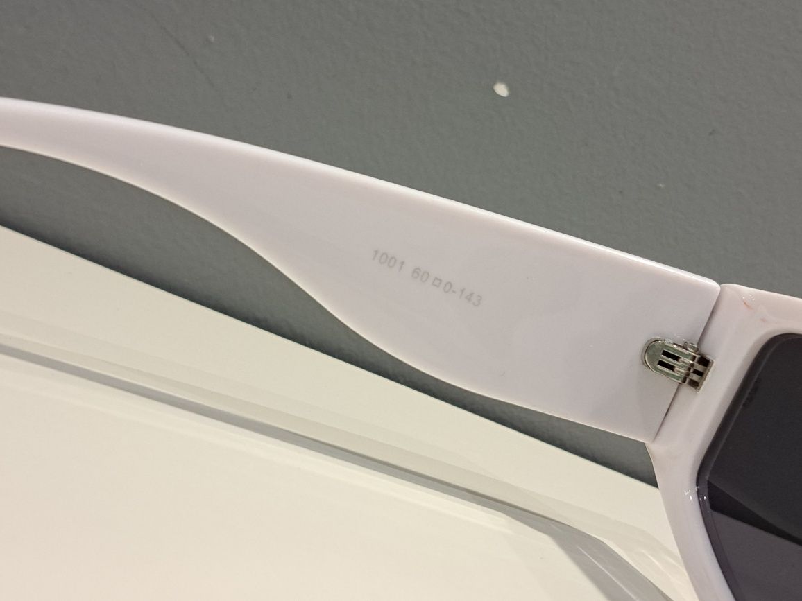 CHANEL nowe damskie okulary przeciwsłoneczne czarno białe logo