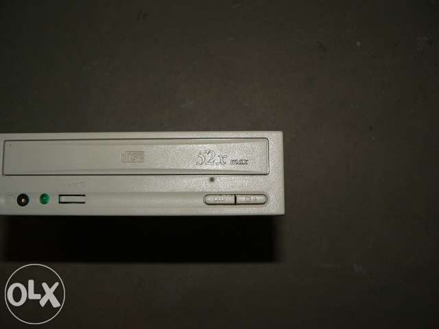 Leitor de CD para torre