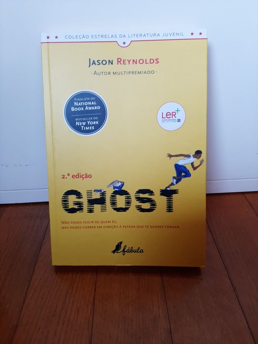 Vários livros juvenis