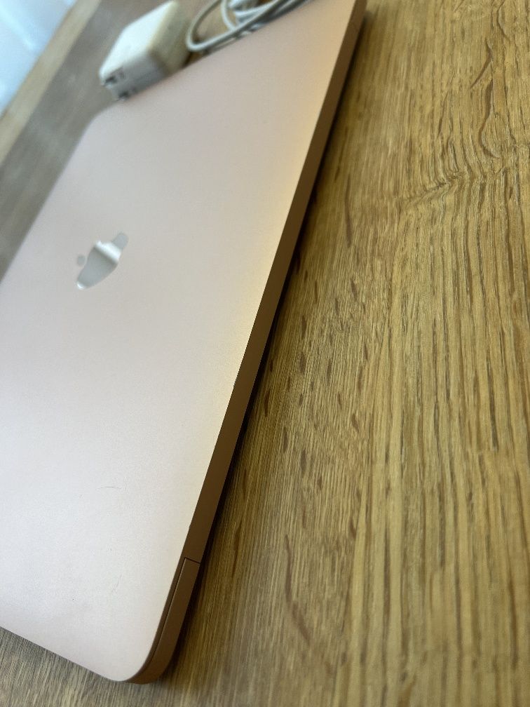 Macbook air 13 M1 2020 8/256 , 96% акумулятор