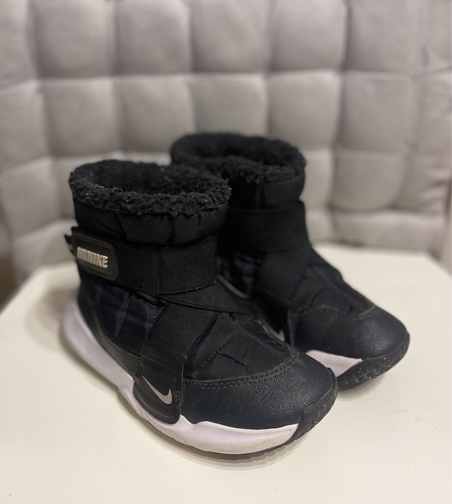 Buty Nike oryginał uniseks w bardzo dobrym stanie, rozmiar 31