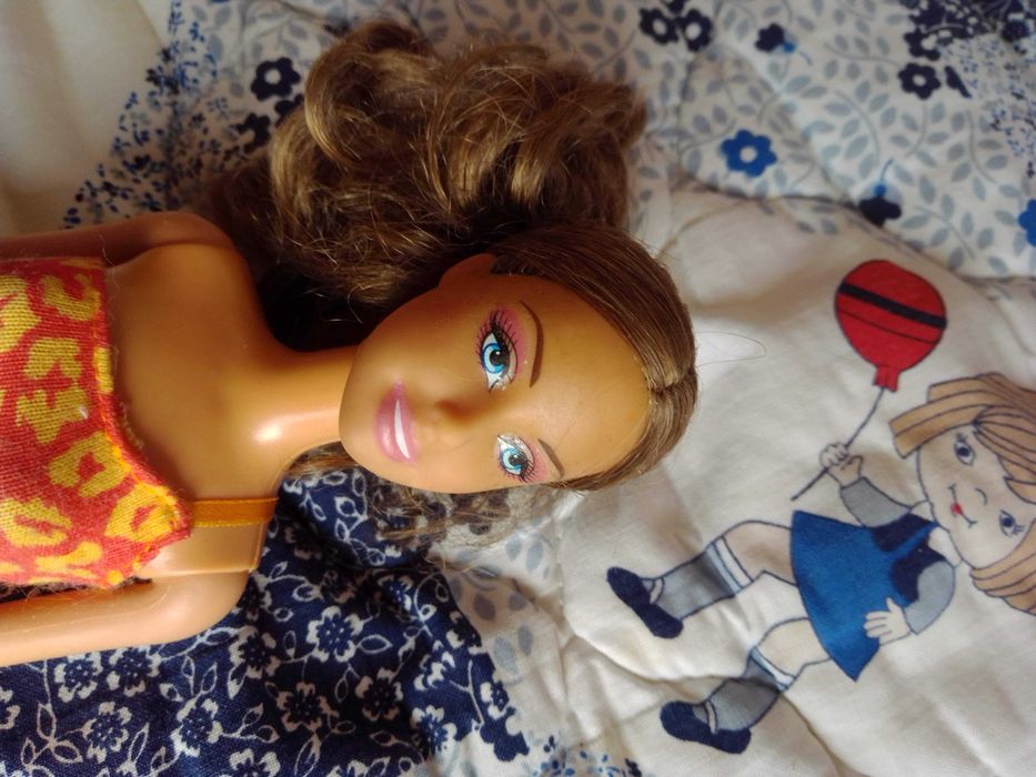 Boneca, tipo barbie