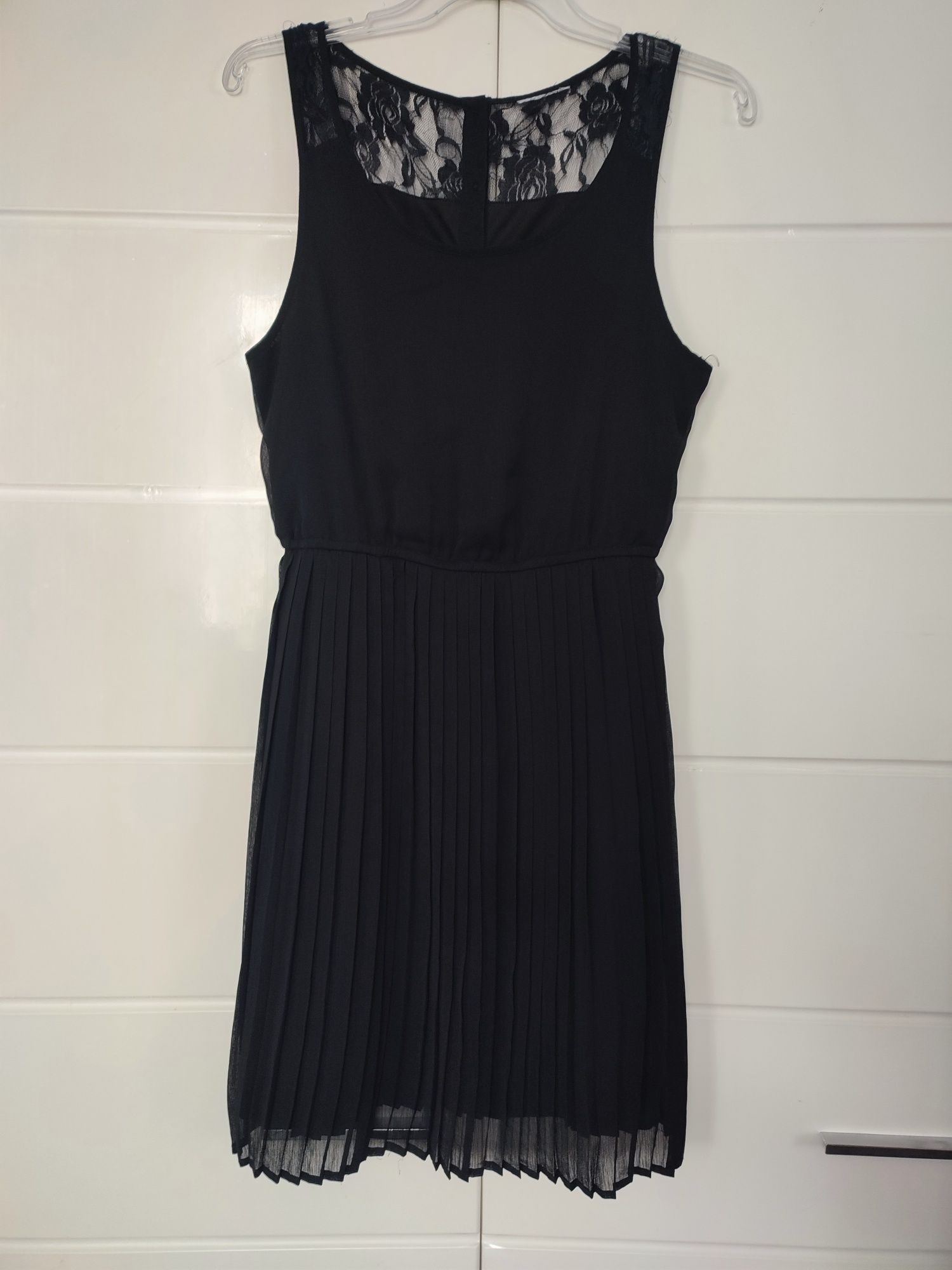 Czarna elegancka sukienka rozmiar XS-S