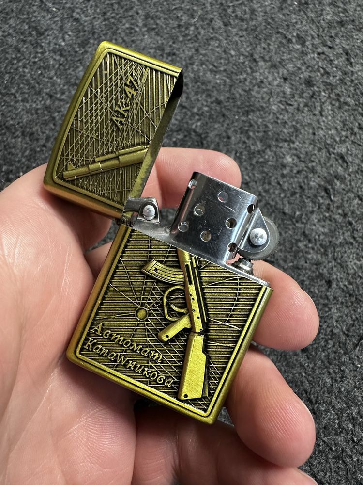 Zapalniczka metalowa benzynowa ak47 wojskowa typu zippo