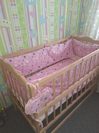Продам 2 детские кроватки и пеленальный стол