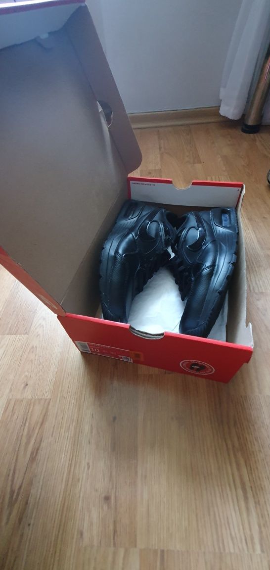 Продам кросівки NIKE