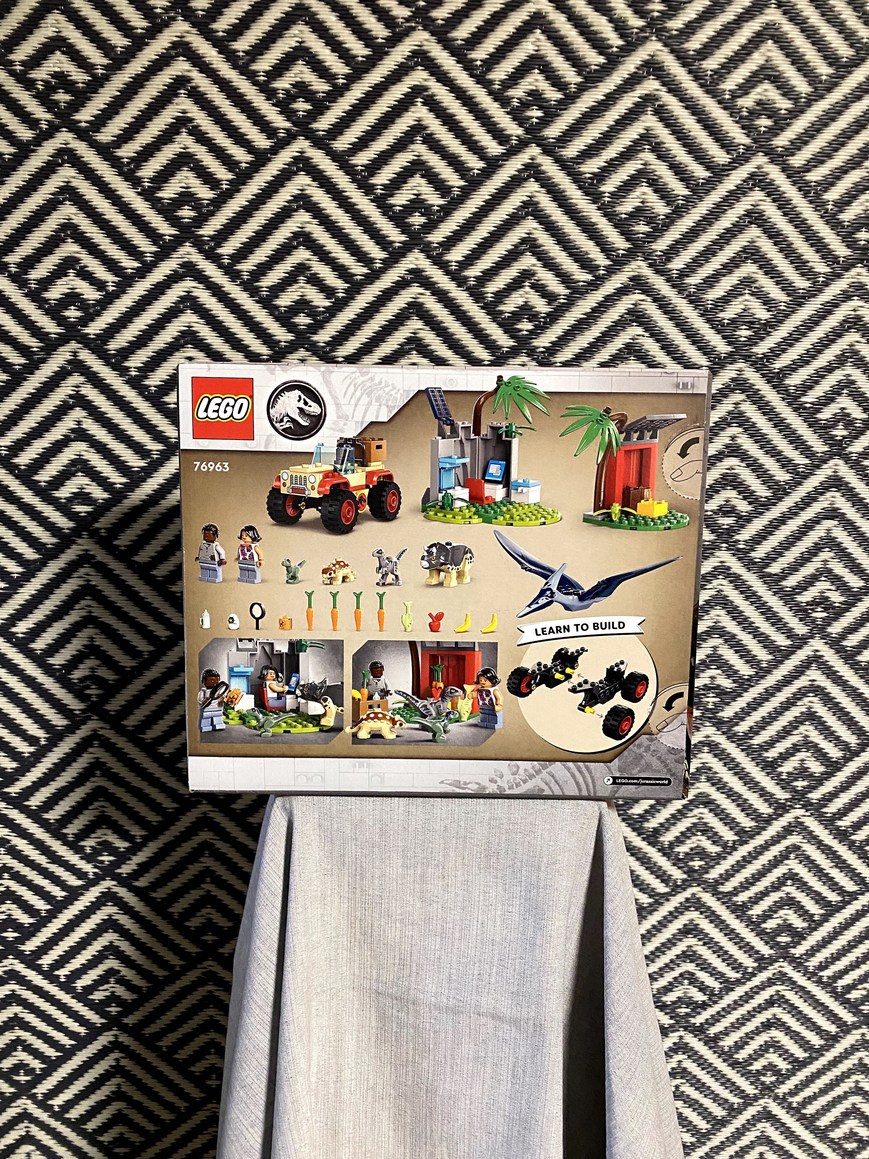 LEGO 76963 Jurassic World - Centrum ratunkowe dla małych dinozaurów