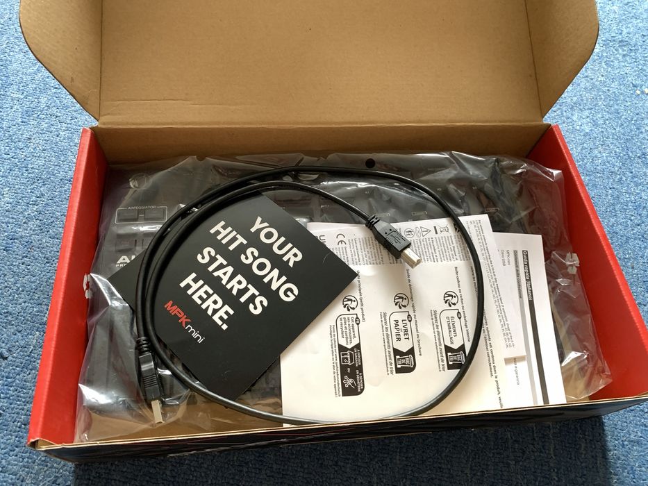 MIDI клавіатура AKAI MPK mini3