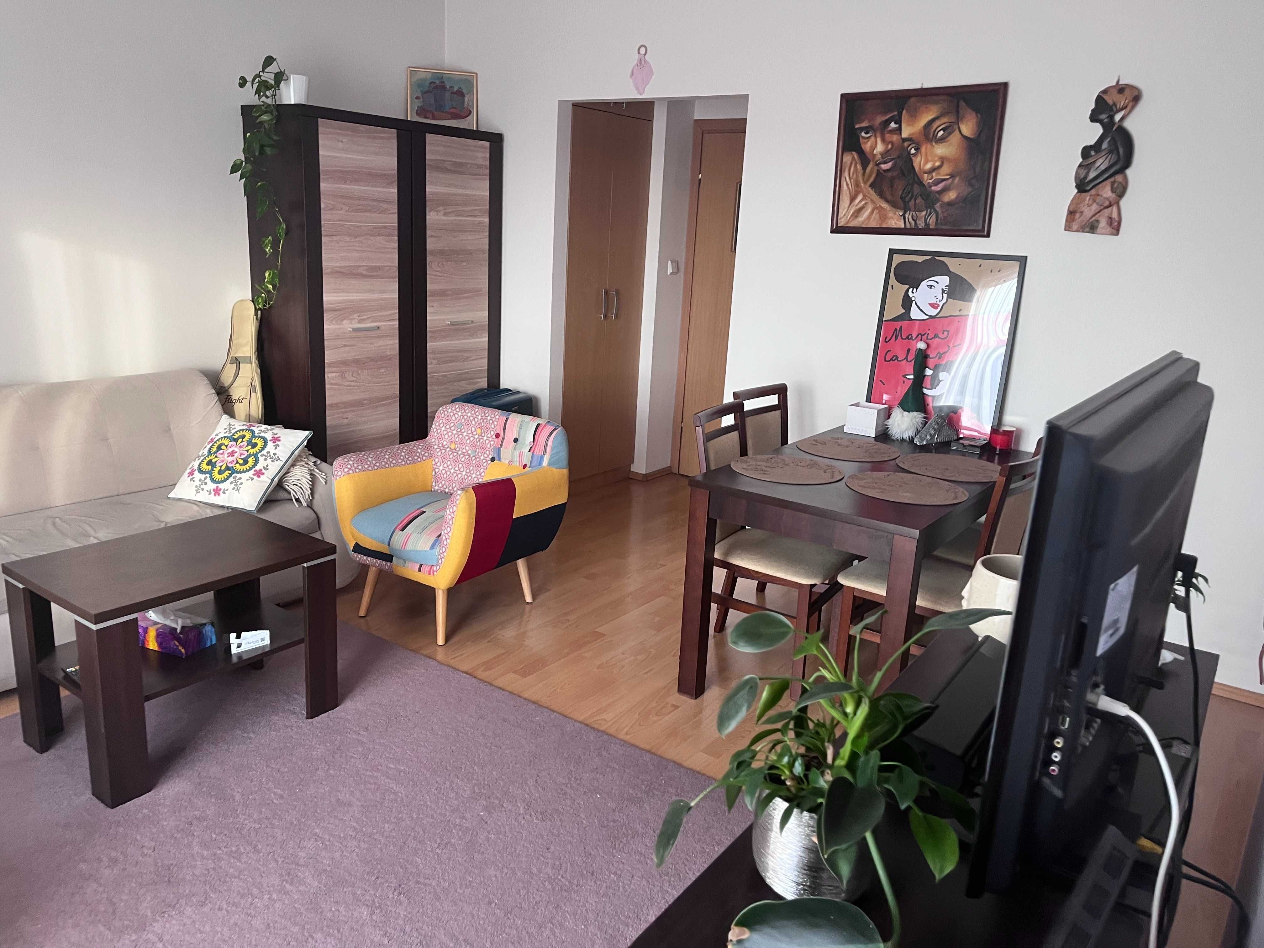 Plewiska – słoneczne 2-pokojowe mieszkanie z parkingiem, 40 m²