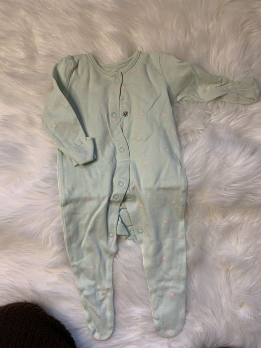 Безкоштовно віддам речі для немовля