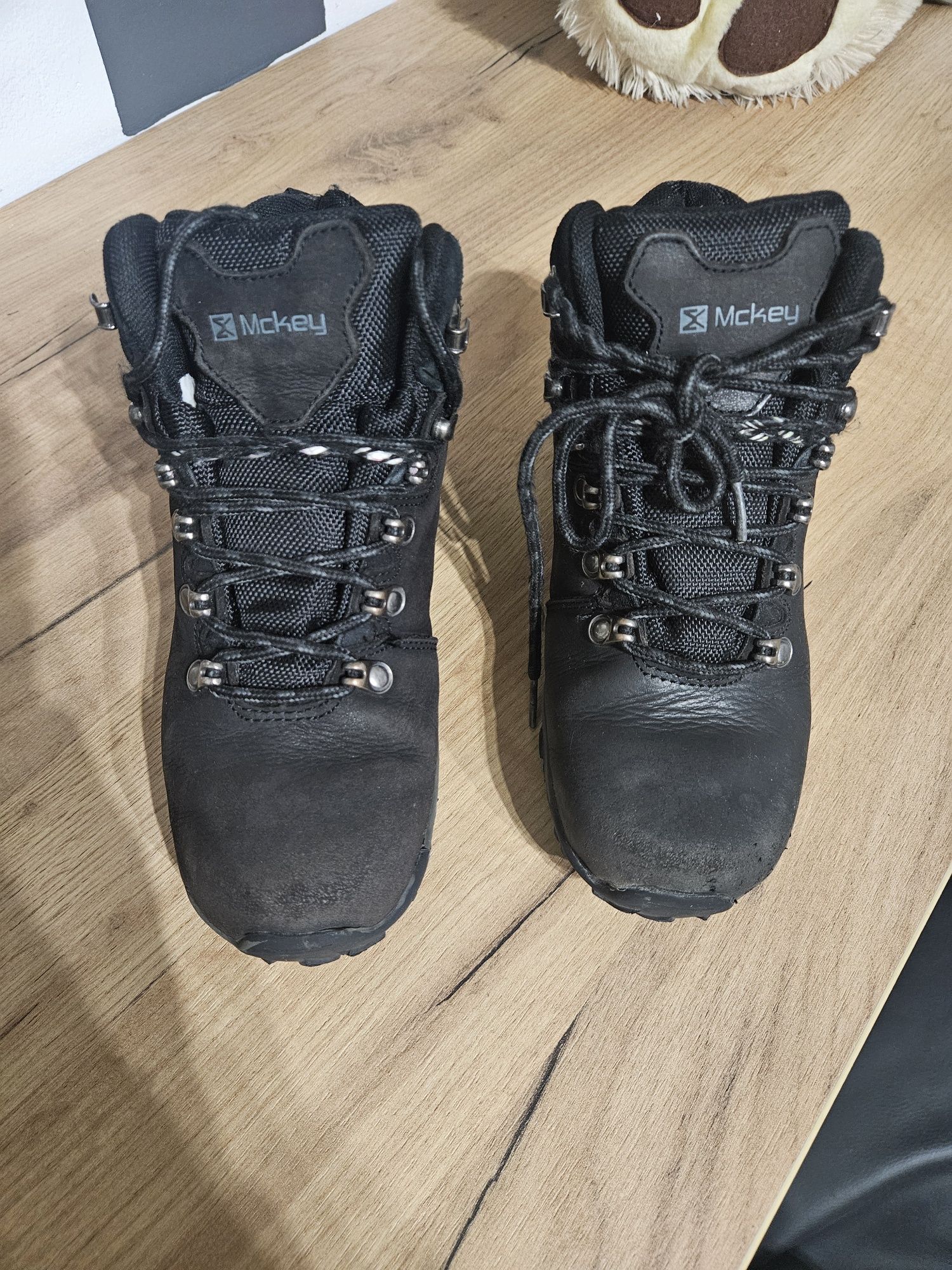 Sprzedam buty trekkingowe Mckey w rozm. 37