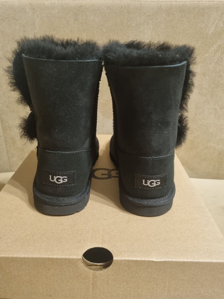 Ugg Bailey Button ( 35 розмір)