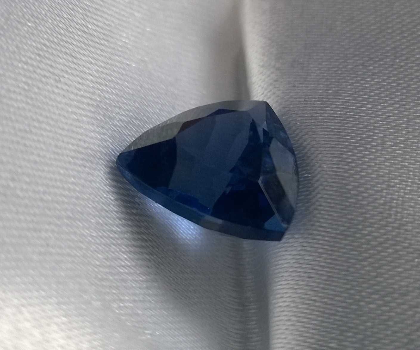 Tanzanit  7.3 CT,    11.2 x 10.8 mm