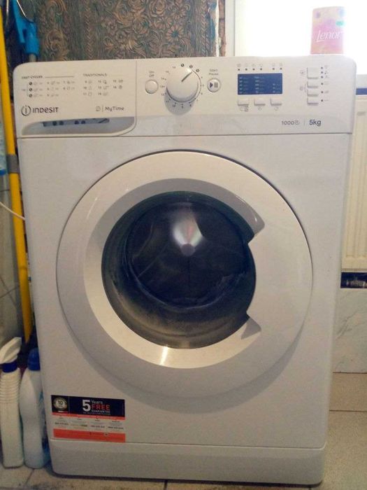 Продам стиральную машинку Indesit 5 кг