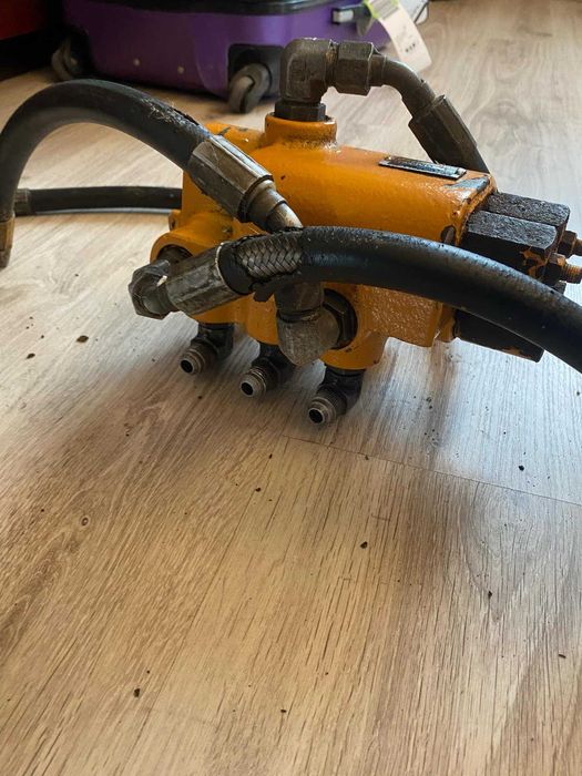 Zawór hydrauliczny Case 580SK używany