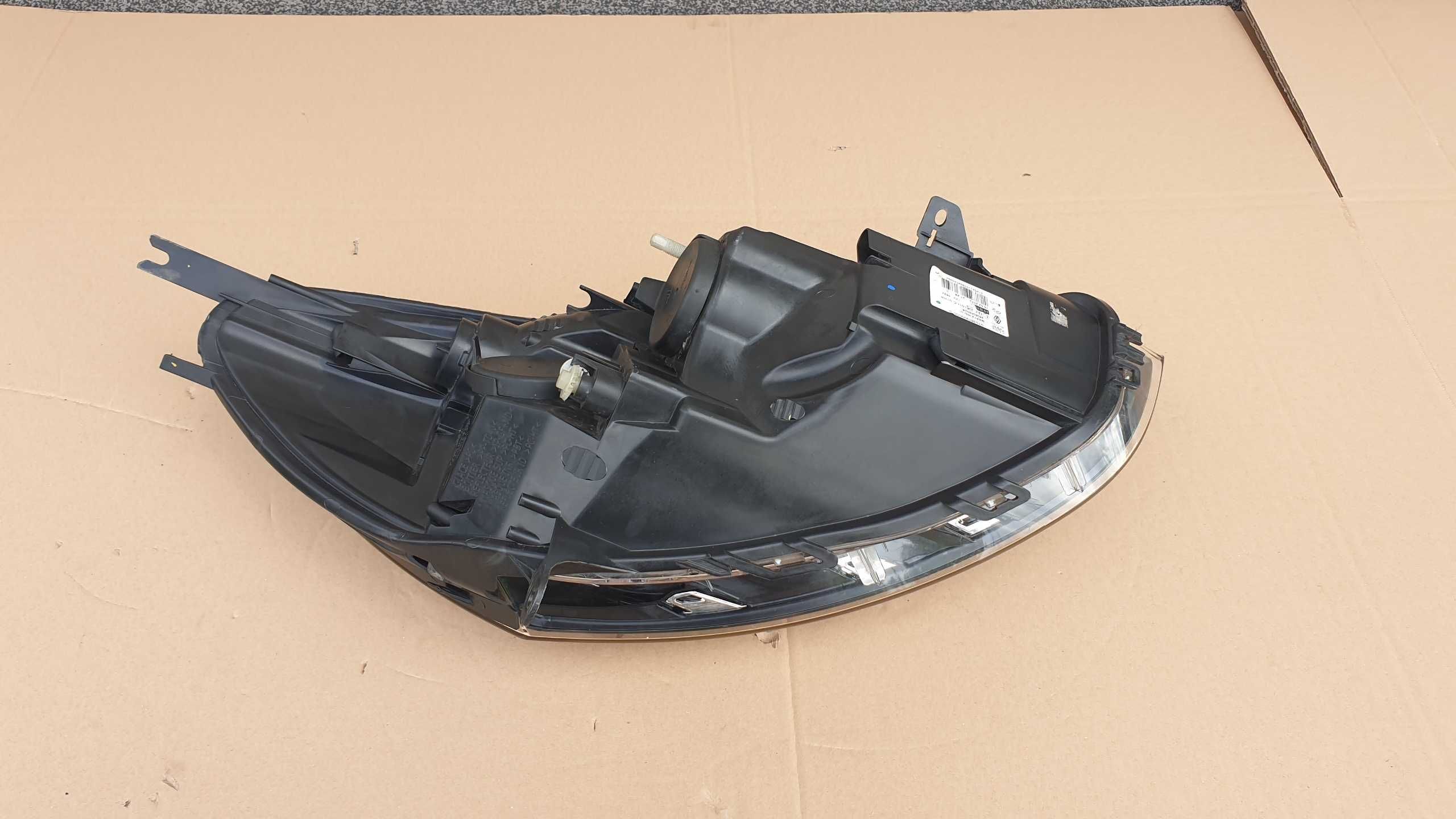 Renault clio IV 4 lewa lampa przód przednia UK