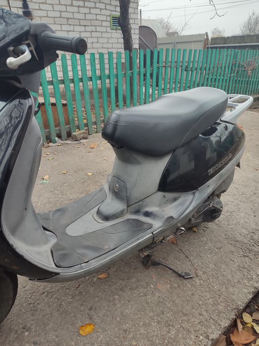 Скутер Honda Lead 100