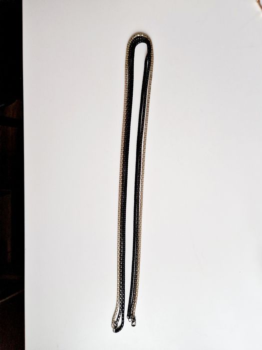 Długi naszyjnik łańcuch