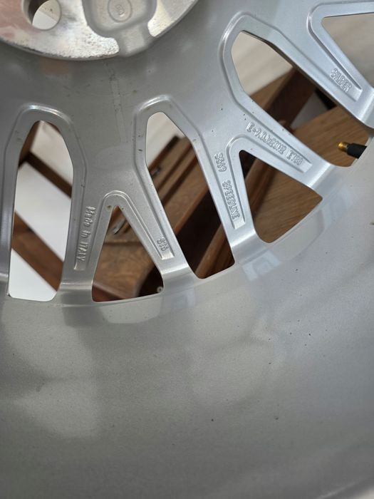 Oryginalna Felga Alufelga Audi Q7 4M 20 Cali 4M0601025Q Et 33