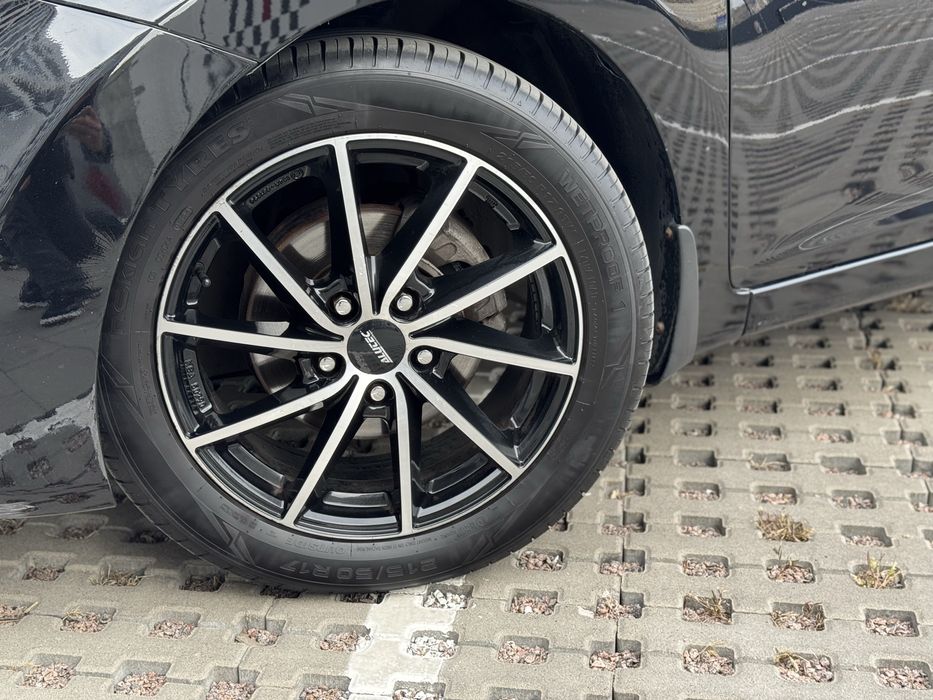 Hyundai Elantra Офіційна Максимальна в гарному стані