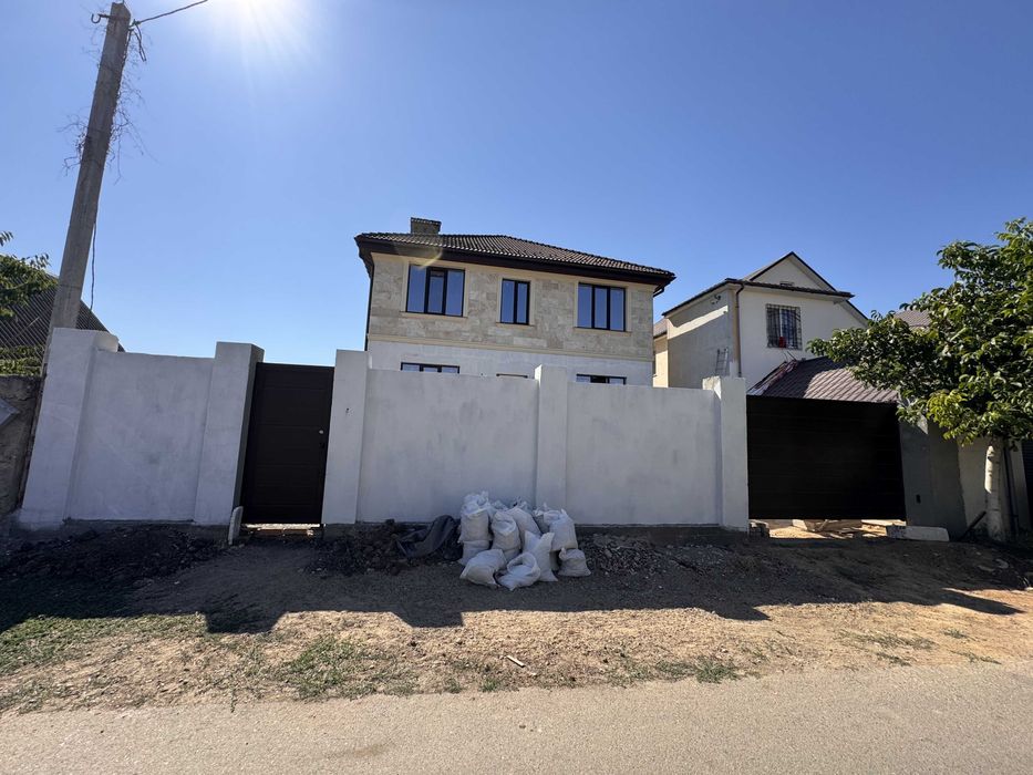 Продам капитальный дом в Червоном Хуторе 280 метров