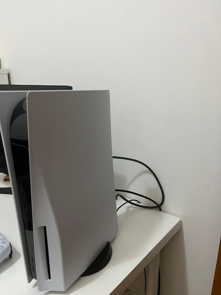 PlayStation 5 com 1 comando