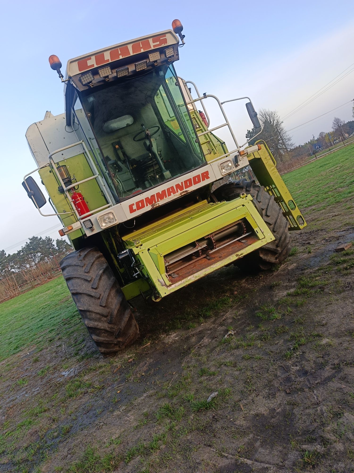 Claas commandor 228. Dominator.