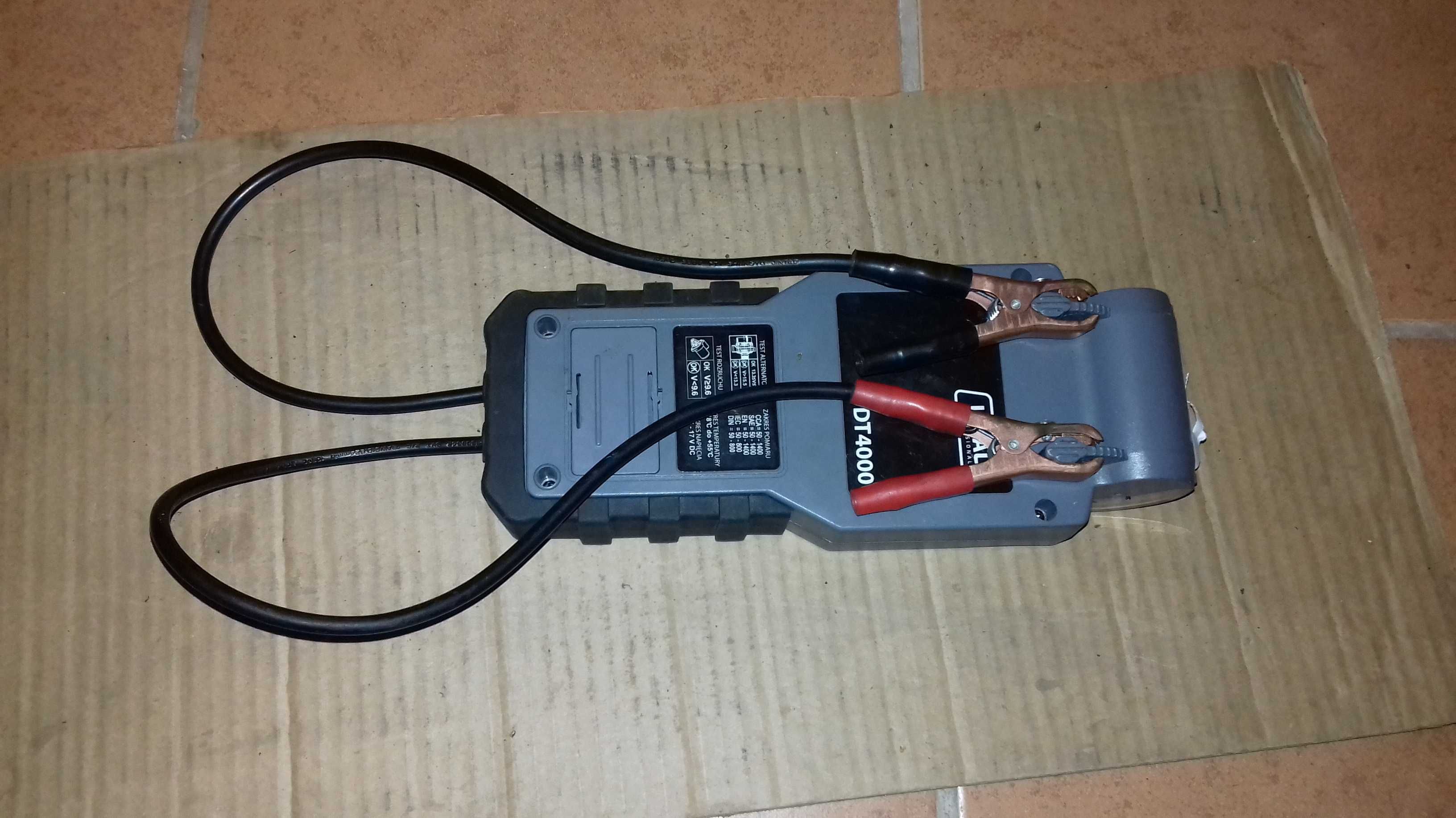 Miernik tester akumulatorów Ideal  BDT4000