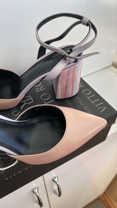 Жіночі босоніжки, шкіра, в ідеальному стані