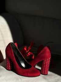 Продам червоні туфлі