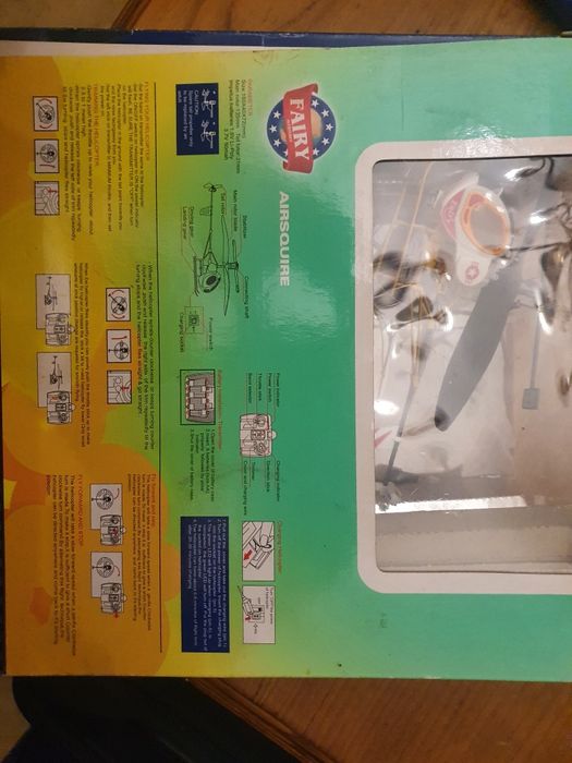 Helicóptero telecomandado em caixa