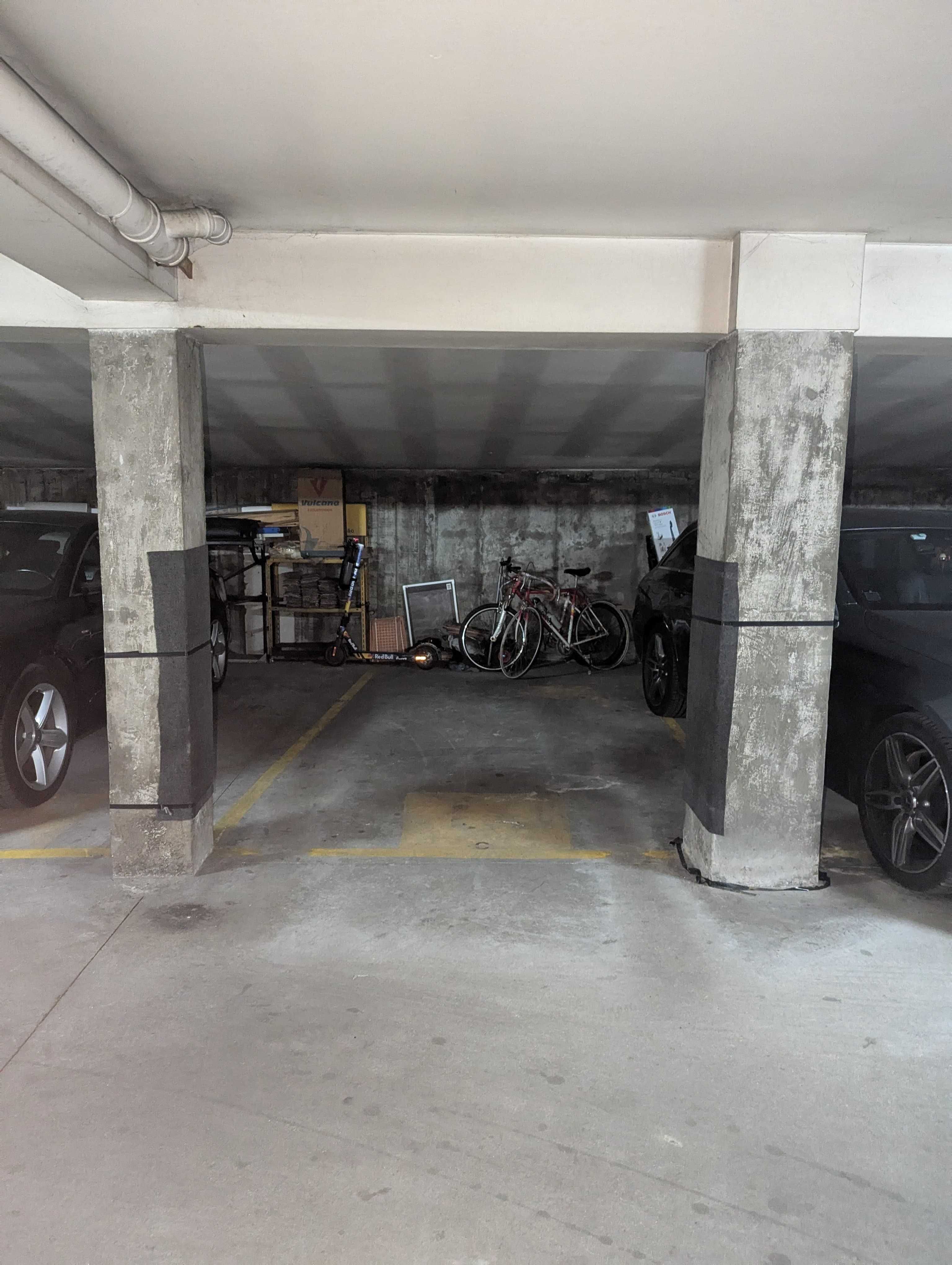 Garagem para carro pequeno ou mota, junto ao Parque Cidade Valongo