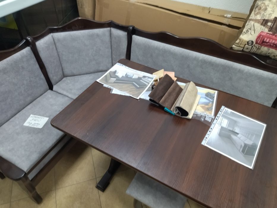 Кухонні кутки , кутки дерев'яні, стіл , табуретки,угол