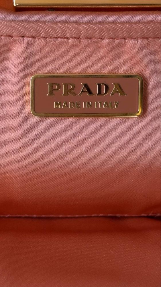Шовковий клатч PRADA (оригінал).