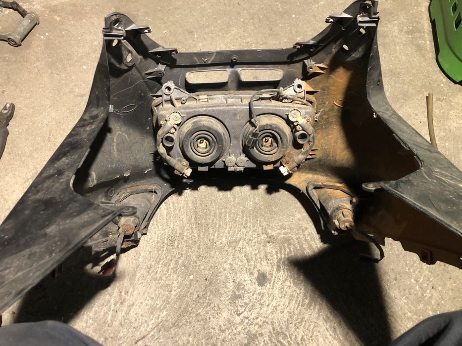 Honda CBR 1000f peças. Banco, carnagem, farol, manometros, suspenção