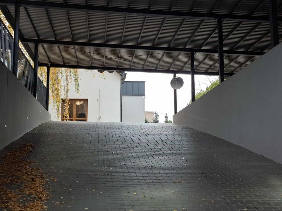 Miejsce postojowe w garażu poddziemnym