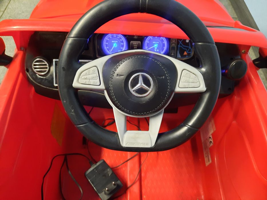 Samochód Mercedes dla dzieci na akumulator