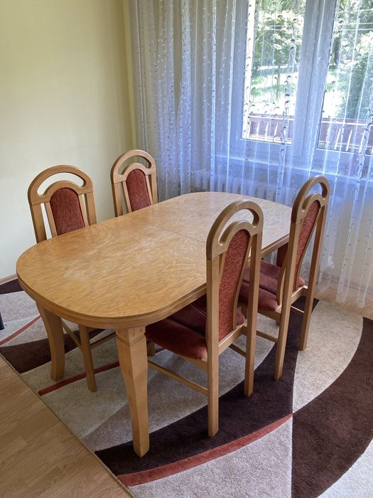 Drewniany stół, 6 krzeseł