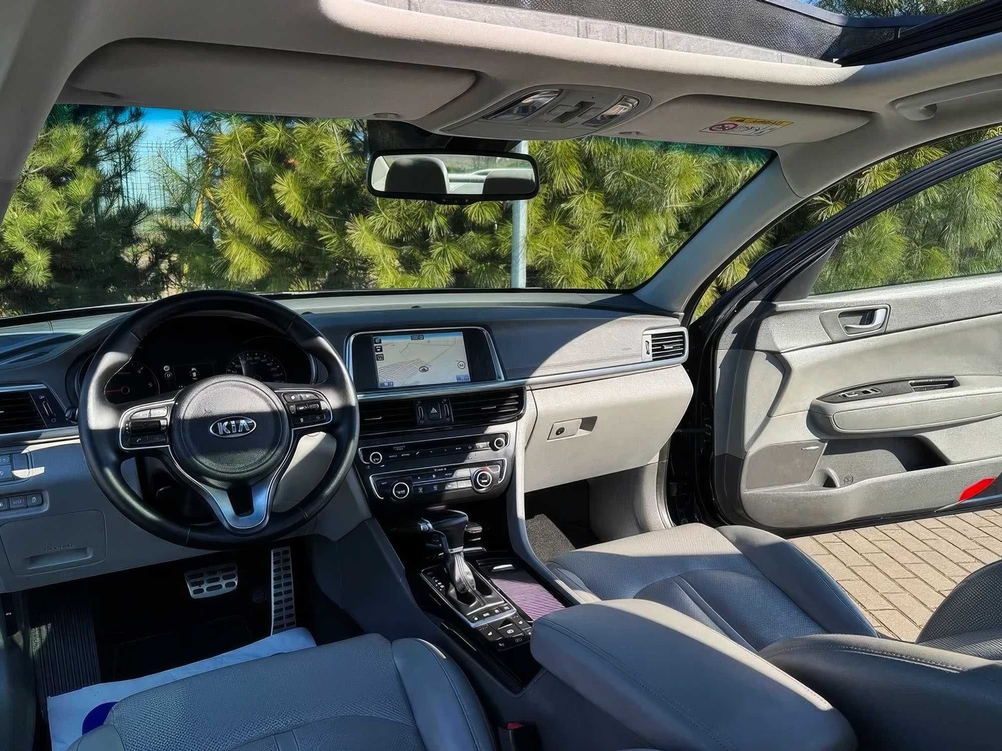 2015 Kia         Optima