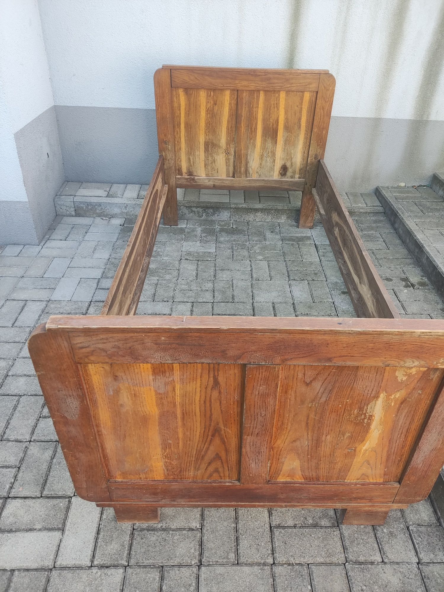 Stare drewniane łóżko 2 szuki