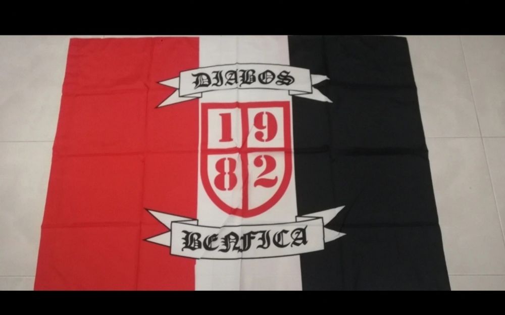 Bandeira Diabos Vermelhos Nova