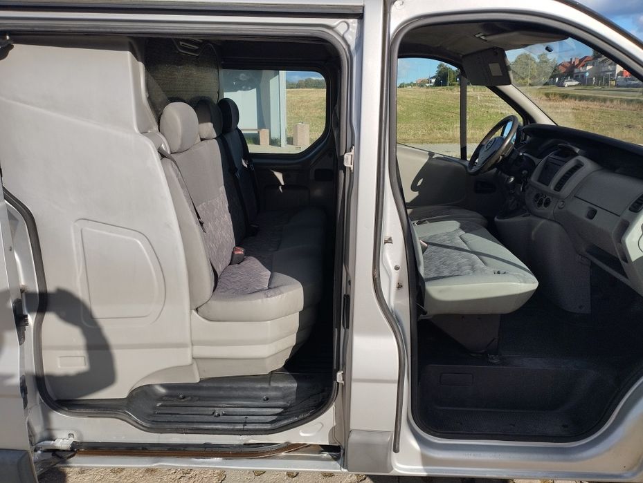 Opel Vivaro 2002/ 1 wlasciciel / 6 osobowy bragadówka zabudowa holende