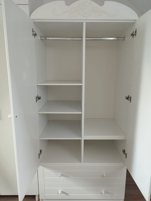 Zestaw mebli Bianco Fiori firmy Meblik
