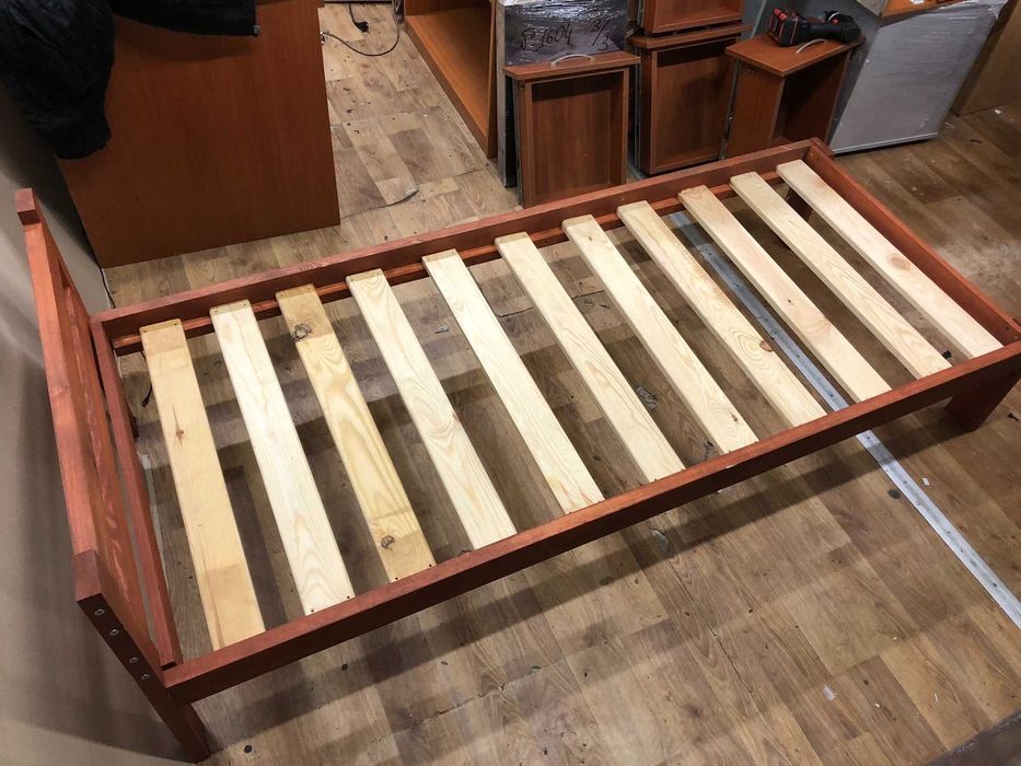 Кровать односпальная "Дерево"  ,бу