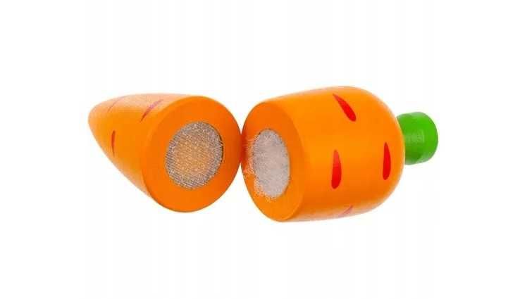 Zestaw drewnianych warzyw do krojenia na rzep w skrzynce