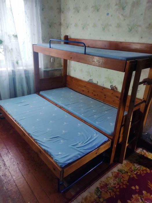 Кровать двухярусна